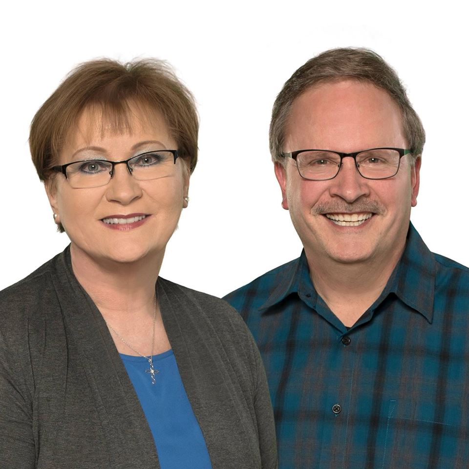 Headshot of Debra and Don Hodges of Hodges Real Estate Services
